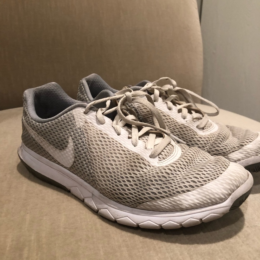 Nike tennis shoes